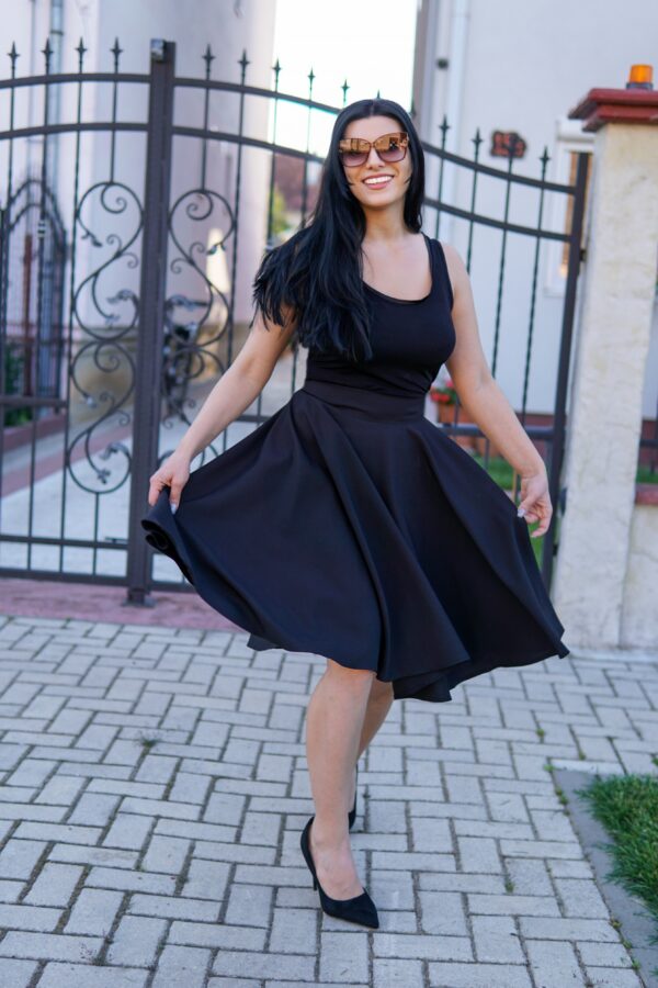 SKIRT-BEATA - the epitome of timeless grace - Image 3